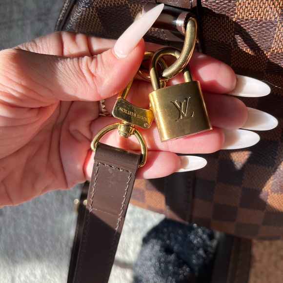 Beautiful Louie Vuitton Bandouliere Speedy 30 - Picture 6 of 8